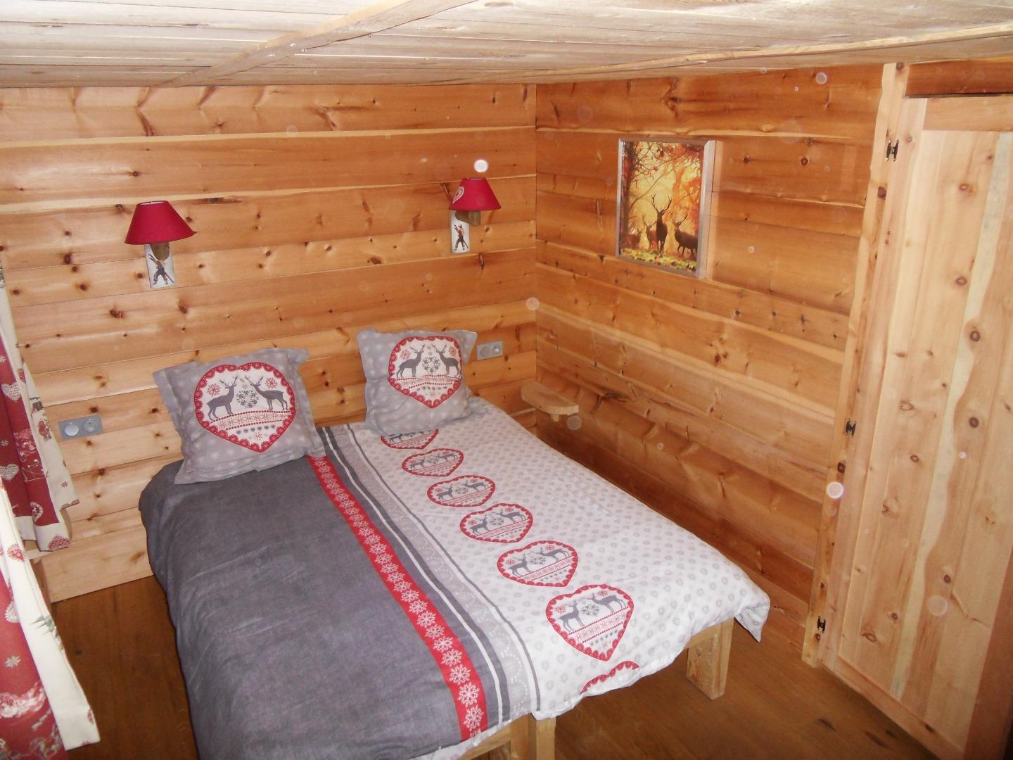 chambre 1: un lit double ou 2 lits simples