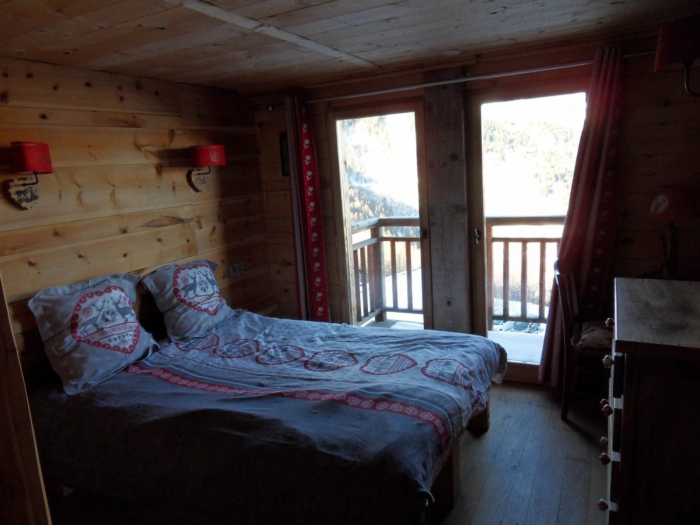 chambre 5; 1 lit double ou 2 lits simples